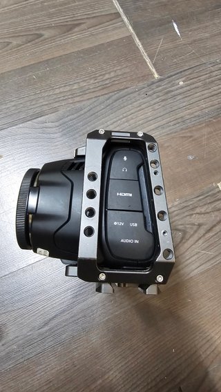 Cámara Blackmagic Design Negra y Plateada