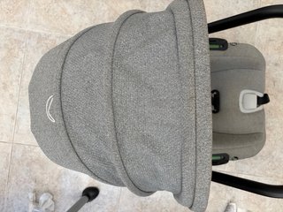 Maxicosi/Cuco Jané KOOS Gris
