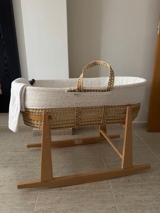 Moisés Cambrass mimbre y madera
