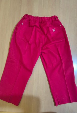 Pantaloni donna modello Capri