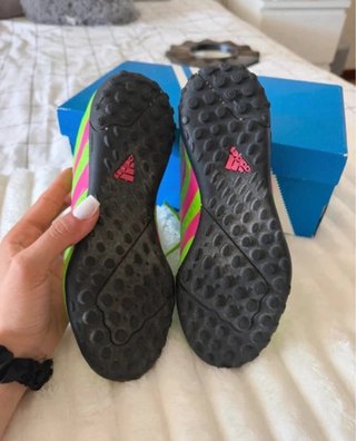Chuteiras Adidas Verde e Rosa