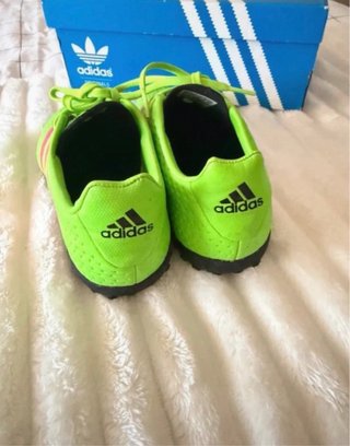 Chuteiras Adidas Verde e Rosa