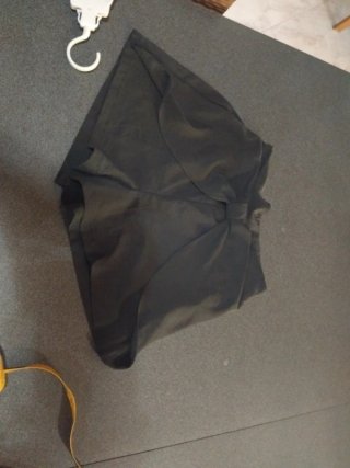 Pantaloncini neri con fiocco