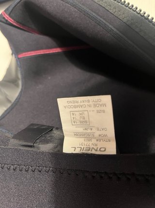 Neopreno O'Neill niño talla 14. Regalo chaquetas
