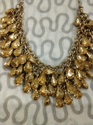 Conjunto bisutería collar y pendientes
