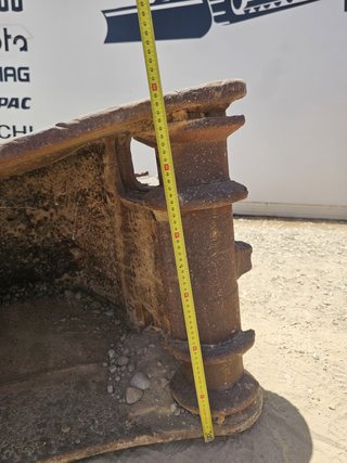 LOTE DE 3 CAZOS EXCAVADORAS 20-25 TN