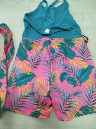 Vestido pantalón niña 5 años. Apenas uso.