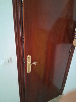 Las regalo, Puertas de paso caoba