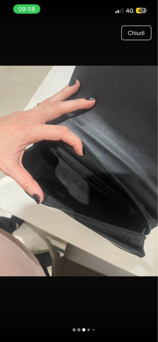 Borsa nera con iniziali CP