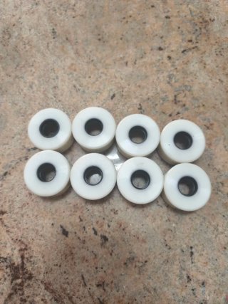 Lote Ruedas blancas Roces para patines