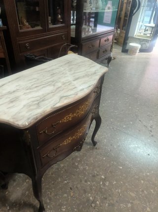 Cómoda Luis XV con Mármol