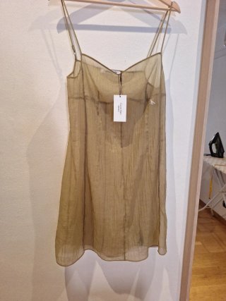 Vestido Calvin Klein verde oliva