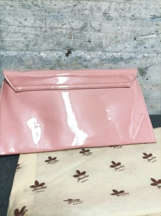 Bolso sobre charol rosa nude Jaclin