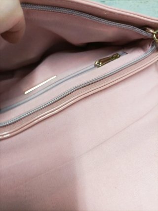Bolso sobre charol rosa nude Jaclin