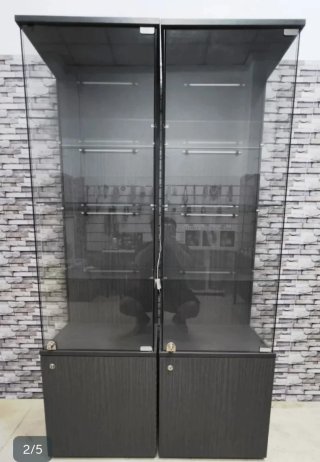 Vitrina expositora cristal y madera
