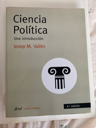 Ciencia política. Una introducción