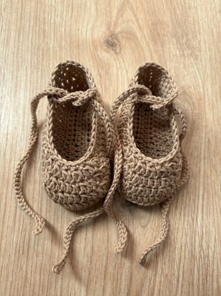 Conjunto Capota y Patucos hechos a mano 3-6 meses