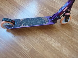 Patinete infantil rosa y morado