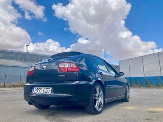 SEAT Leon cupra R