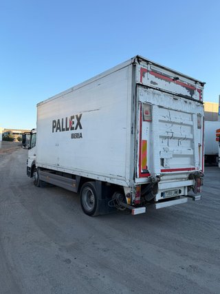 Camión rígido Mercedes  Atego 1218 2010