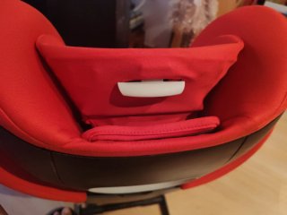 Silla de coche infantil roja
