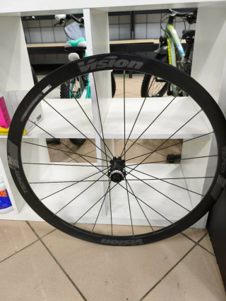 Ruedas Vision Team 35. Negociable