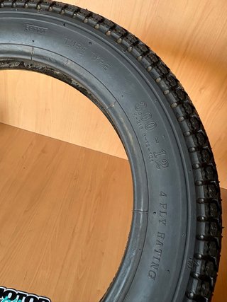 Neumático 3.00-12 para moto/ciclomotor