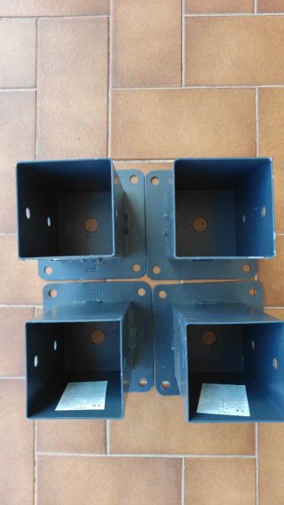 4 Soportes Postes 9x9 cm Metal Negro