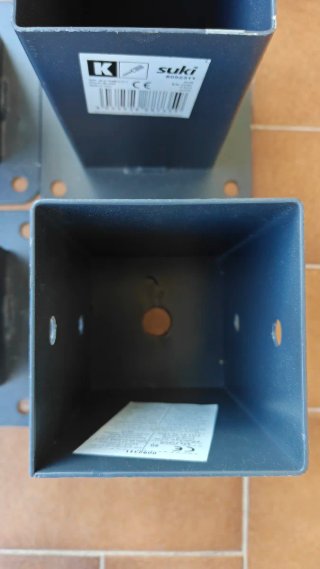 4 Soportes Postes 9x9 cm Metal Negro