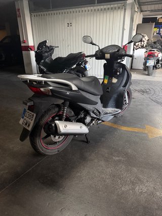 Suzuki Sixteen Scooter