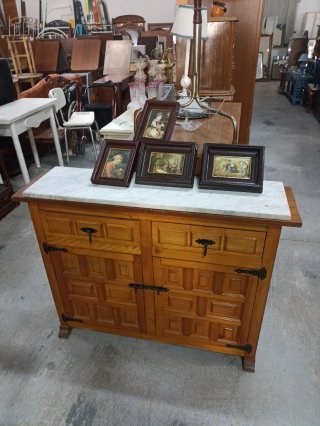 Mueble recibidor madera y mármol