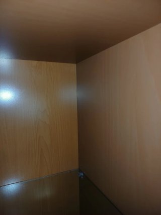 Mueble de salón y mesa de madera