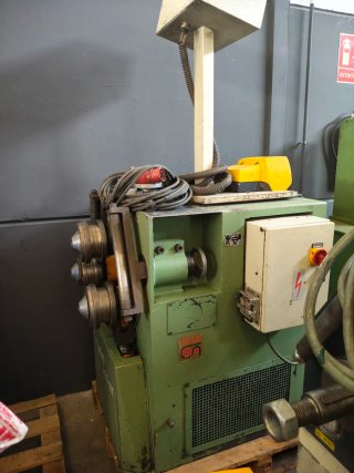 Curvadora de perfiles TEJERO L 60 HE