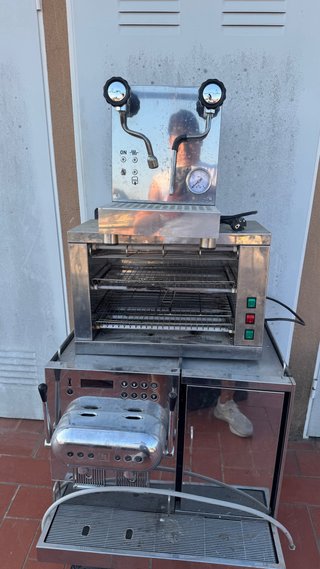 Máquina de café y tostadora profesional