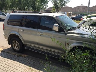 REJILLA MITSUBISHI MONTERO SPORT MK1 MR392738