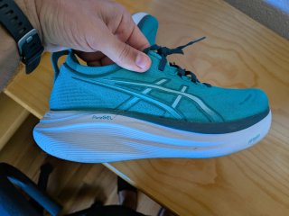 Zapatillas Asics Gel Nimbus 27 Talla 41.5
