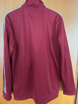 Chaqueta Adidas burdeos con Rayas Blancas