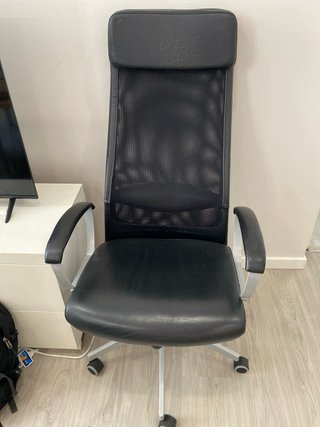 Mesas y sillas de oficina