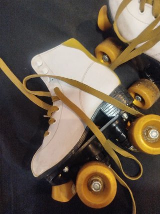Patines Clásicos Blancos y Dorados número 31 ..