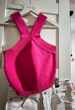 Conjunto Verano: Top Rosa y Shorts Blancos