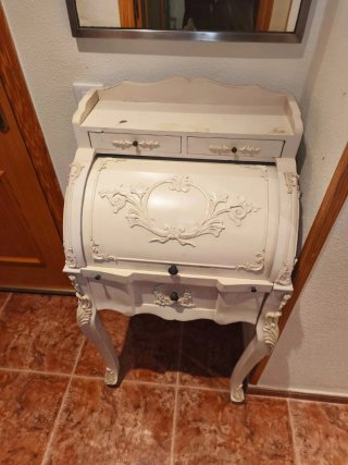 Mueble secreto antiguo de madera