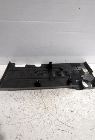 Toyota 169496 232635097 tapa motor yaris (_p9_)