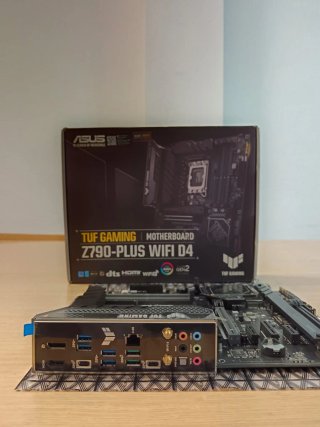 ASUS TUF GAMING Z790 WIFI D4 Placa Base