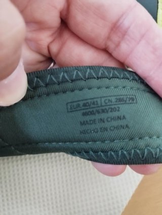 Sandalias deportivas Zara niño.