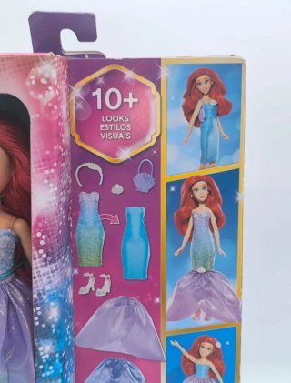 Muñeca Disney Ariel con vestidos y accesorios