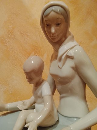 Lladro Tang. Mujer con Niño y Ganso