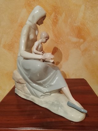 Lladro Tang. Mujer con Niño y Ganso