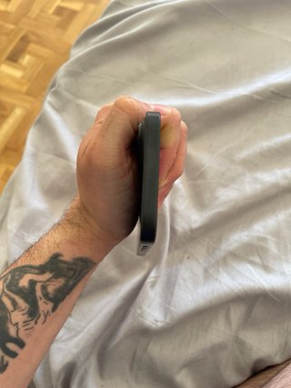iPhone 16 Apple
