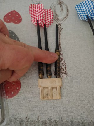 Dardos de Acero con Estuche