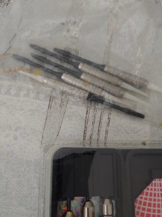 Dardos de Acero con Estuche